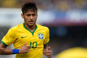 FIFA转播收入-费德勒式优雅与切尔西式困局，当体坛奇闻碰撞豪门挣扎